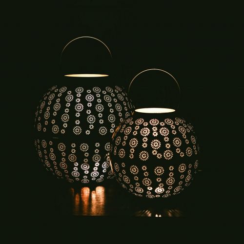 Windlicht rond | Groot | Metaal | 27x27x28 cm | Zwart buiten, goud binnen